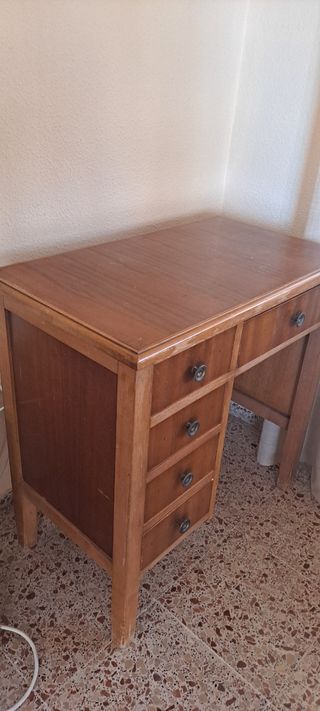 Tavolo da trucco in legno