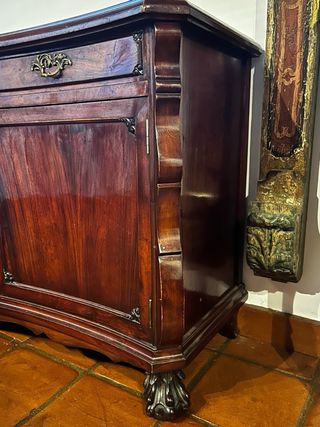 Aparador de Caoba con porte incluido.