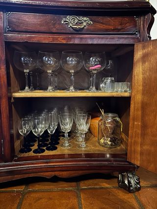 Aparador de Caoba con porte incluido.