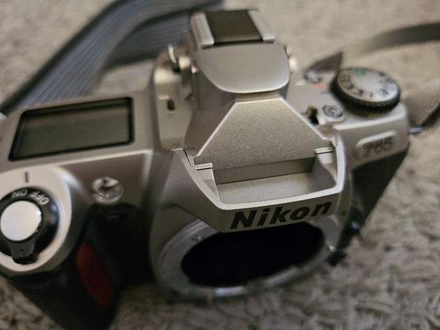 Nikon F65 peças ou reparação