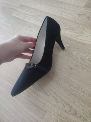 Zapatos de tacón Brenda Zaro negros