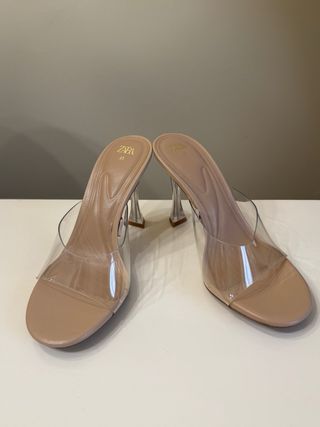 Sandalias transparente de Zara