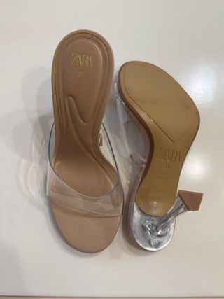 Sandalias transparente de Zara