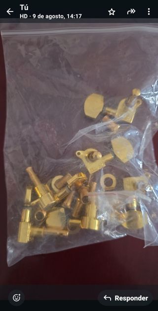 Llaves de guitarra doradas