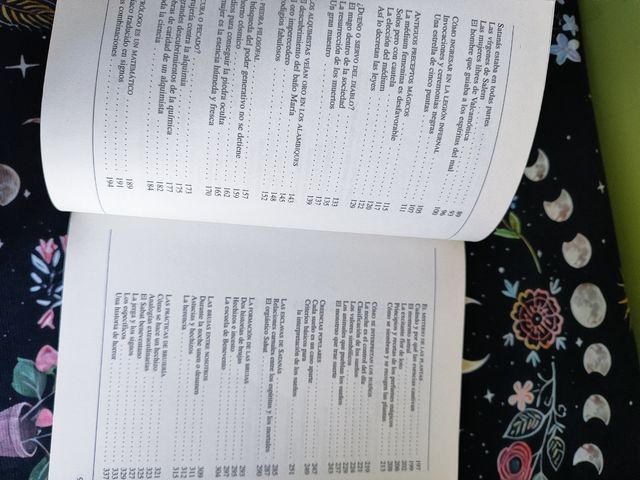 El gran libro de la magia y de la brujería (Spa...