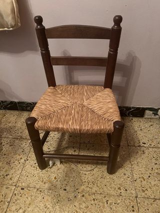 Silla de madera para niño
