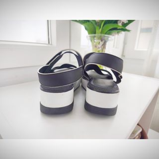 Sandalias DKNY Negras
