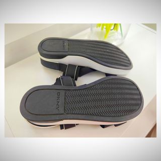 Sandalias DKNY Negras