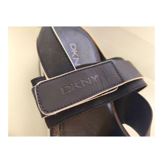 Sandalias DKNY Negras
