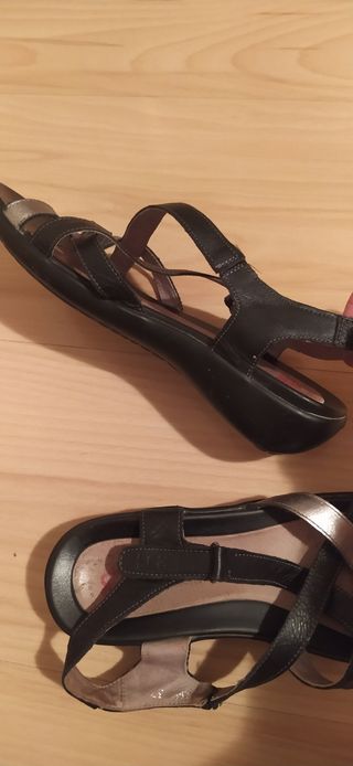 Sandalias TREINTAS Piel Negro y plateado