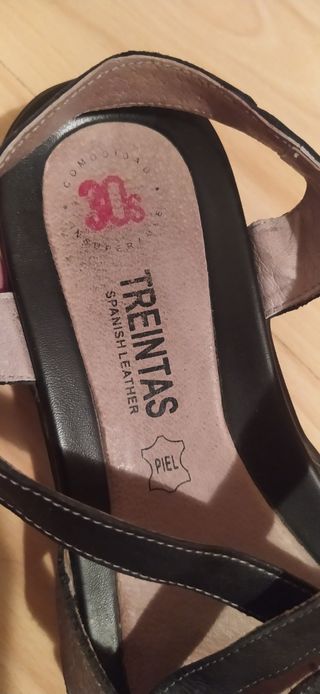 Sandalias TREINTAS Piel Negro y plateado