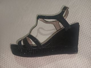 Sandalias de cuña Roberto Botella negras