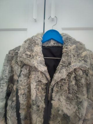 Abrigo de astracán gris