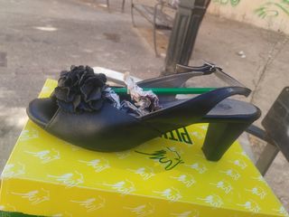 Zapatos de verano Pitillos negros talla 40