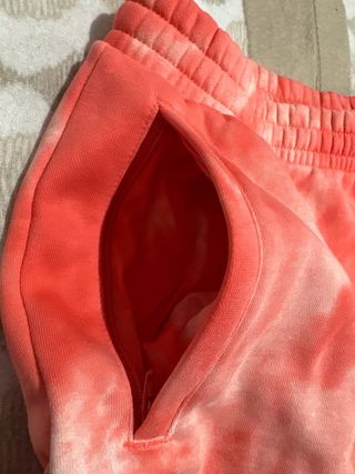 Pantalón corto Adidas tie-dye rosa