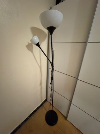 Lámpara de pie con 2 luces