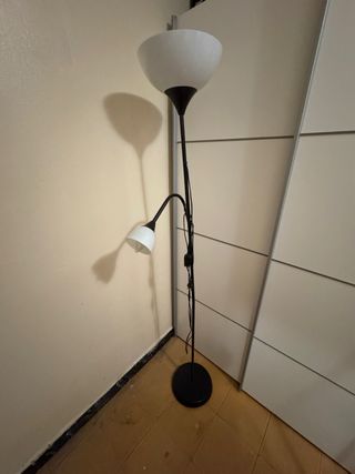 Lámpara de pie con 2 luces