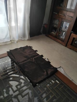 Cortinas marrón chocolate.