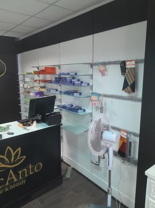 22 Estanterías Modulares 1m x 2.35m con cristales