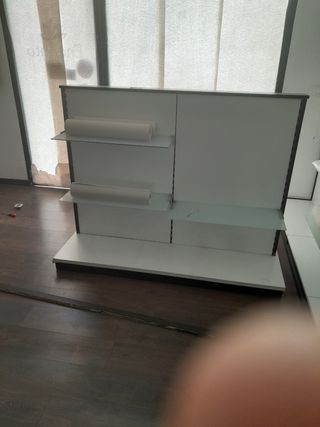 22 Estanterías Modulares 1m x 2.35m con cristales