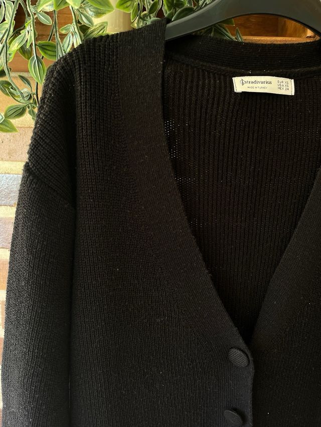 Cárdigan negro Stradivarius