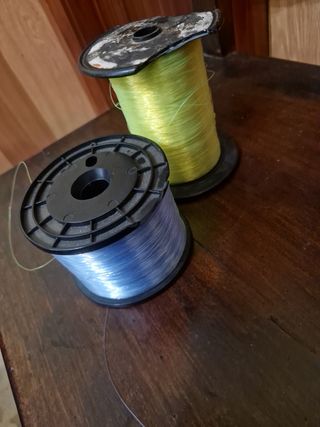 2 carretes de sedal de pesca