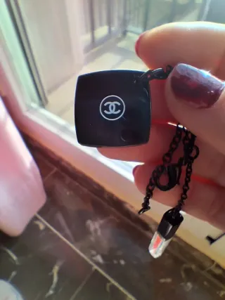 Colgante Chanel Lipstick Negro y Rosa