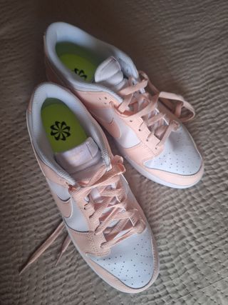 Nike Dunk Low Rosa y Blanco