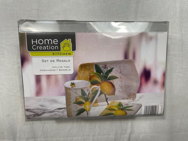 Taza, posavasos y bandeja de cerámica