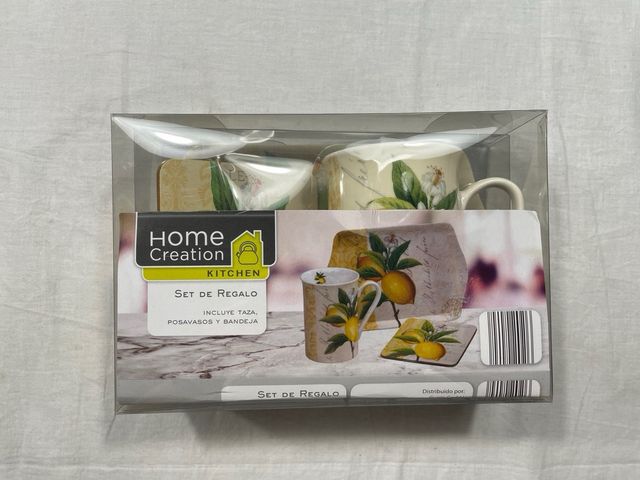 Taza, posavasos y bandeja de cerámica