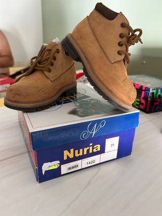 Botas camperas Nuria talla 25
