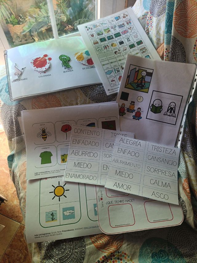 Libros con diferentes temas transversales, TEA