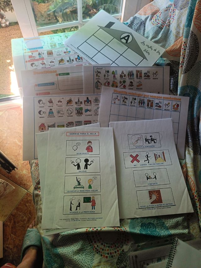 Libros con diferentes temas transversales, TEA