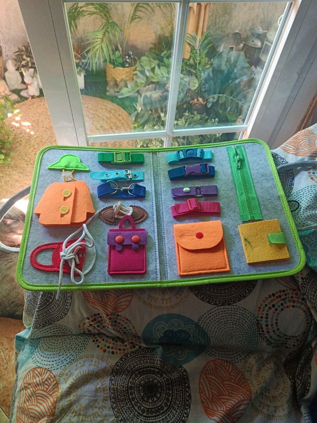 Libros con diferentes temas transversales, TEA