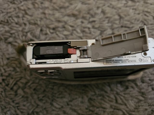 Câmara Olympus FE-370