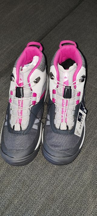 Botas de montaña infantiles Decathlon talla 35