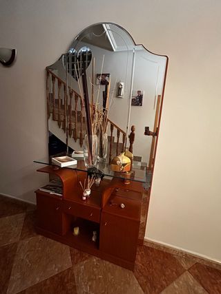 Entradita madera y cristal
