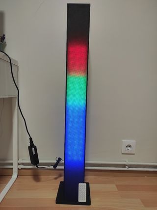 Altavoz Vertical Negro con Luces LED.