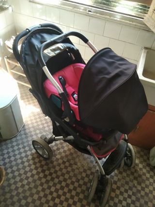 Carrito de bebé con con Maxicosi para el coche