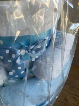 Tarta de pañales azul bebé nueva con etiquetas