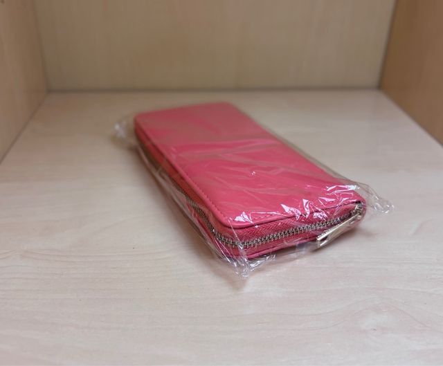 Portafoglio in corallo con zip