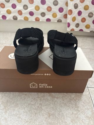 Sandalias Garzón Negras Mujer