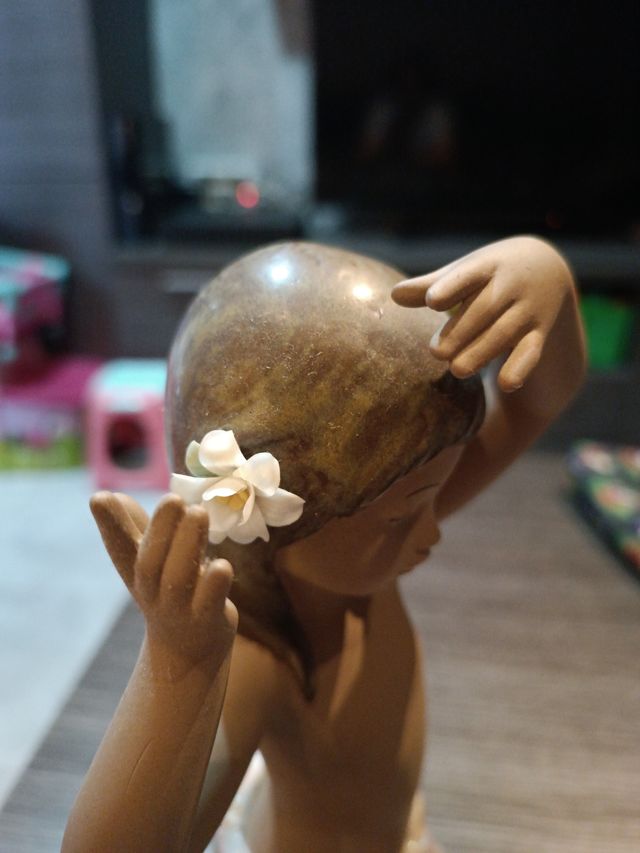 Figura Lladro Niña Flor Tropico