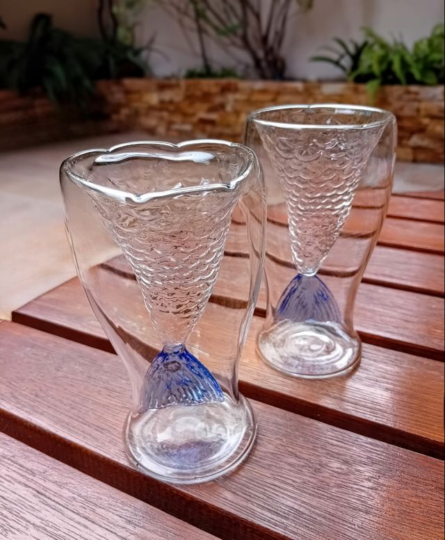 2 BICCHIERI IN VETRO A FORMA DI SIRENA