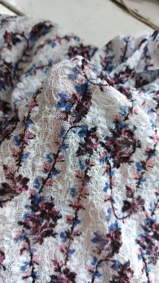 2 Tende pizzo elasticizzato floreale