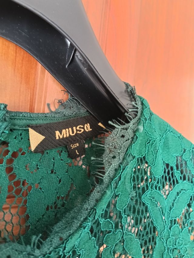 Vestido verde largo encaje