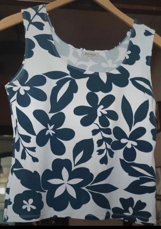 Camiseta de Cortefiel y Romano,