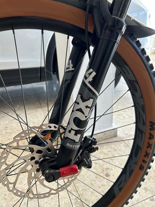 Bicicleta Eléctrica MTB Focus 29”