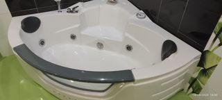 Bañera/jacuzzi hidromasaje casi nueva Tamaño 155