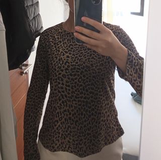 Blusa leopardo manga larga